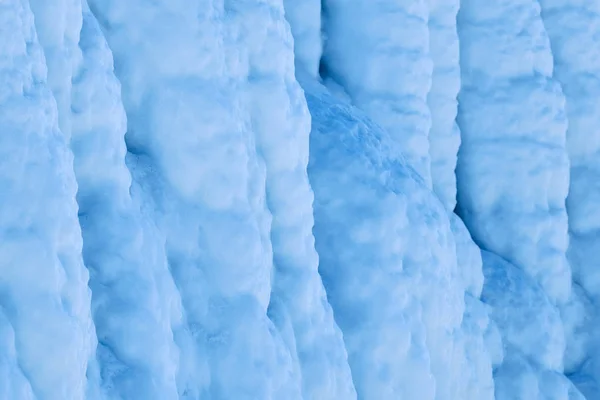 Ice formations. Forms of frozen water. — Stock Photo, Image