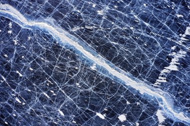 Donmuş Baykal Gölü, hava manzaralı. Güzel kış manzarası 