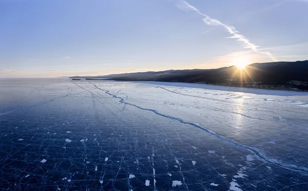 Lago Baikal congelado, Hummocks Lago Baikal. Belo inverno — Fotografia de Stock