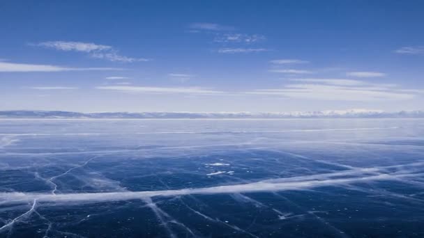 Gefrorener Baikalsee Luftaufnahme Wunderschöne Winterlandschaft Mit Klarem Glatteis Berühmtes Naturdenkmal — Stockvideo