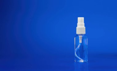 Bireysel antiseptik sprey. Kısırlık ve Coronavirus 'a karşı koruma. Karantinaya karşı grip, hastalık, salgın veya bireysel koruma.