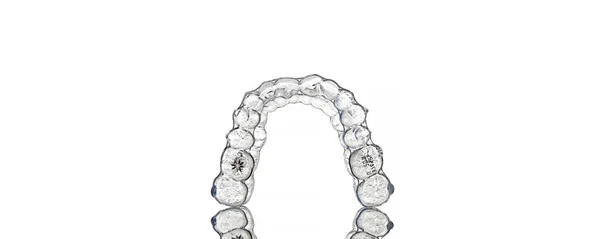 Ortodontia Invisível Suportes Cosméticos Fundo Branco Alinhadores Dentes Aparelhos Plástico — Fotografia de Stock