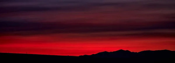 Unglaublicher Sonnenuntergang Den Bergen Farben Der Natur Sonnenuntergangspanorama Vor Dem — Stockfoto