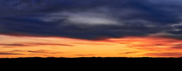 Increíble Puesta Sol Las Montañas Colores Naturaleza Panorama Del Atardecer — Foto de Stock