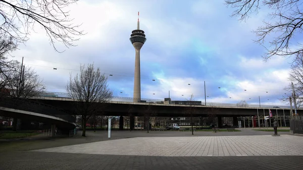 Dusseldorf Alemania Febrero 2020 Torre Televisión Casco Antiguo Duesseldorf Paisaje — Foto de Stock