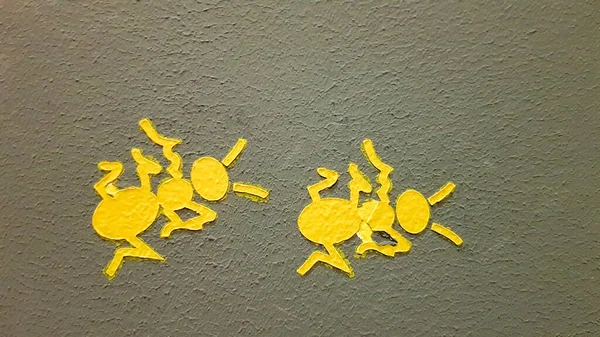 Yellow Painted Ant Gray Wall Ant Climbing Wall Colorful Ants — Stock Photo, Image