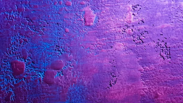 背景设计用粉红蓝色纹理 精致的经典质感色彩斑斓的背景 石墙的碎片 带有彩色标志和油漆照明 带有复制空间的背景 — 图库照片