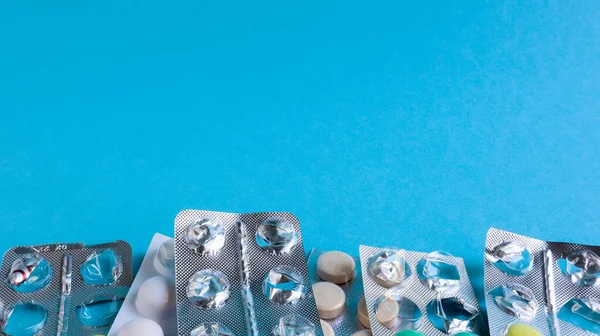 Pillen Capsules Met Medicijn Vitaminen Verpakking Blisterverpakkingen Liggen Tafel Antibiotica — Stockfoto