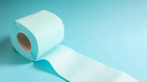 Rouleau Bleu Papier Toilette Moderne Sur Fond Bleu Produit Papier — Photo