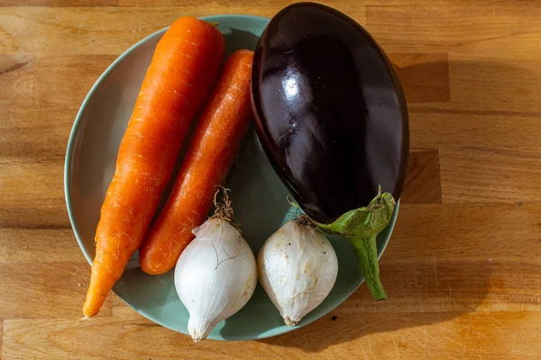 Verdure Fresche Stagione Una Zuppa Vegana Sul Tavolo Legno Pane — Foto Stock