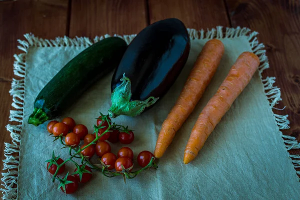 Verse Seizoensgebonden Rauwe Groenten Een Veganistische Soep Bereiden — Stockfoto