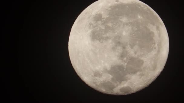 Vaxar Gibbous Månen Astronomisk Kropp Som Kretsar Kring Planeten Jorden — Stockvideo