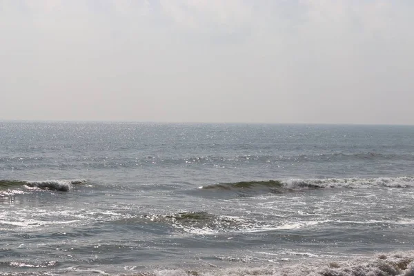 Oceano traseiro e praia — Fotografia de Stock