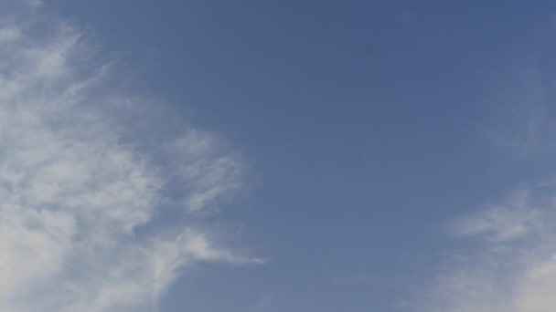 Lapso Tiempo Nubes Movimiento Cielo Fondo Azul — Vídeo de stock