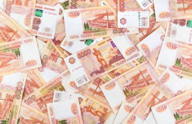 Rus parası beş bin ruble değerinde..