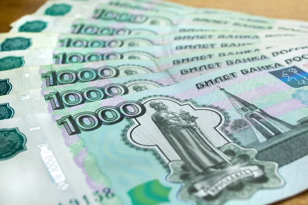 Rosyjskie pieniądze o nominale tysiąca rubli — Zdjęcie stockowe
