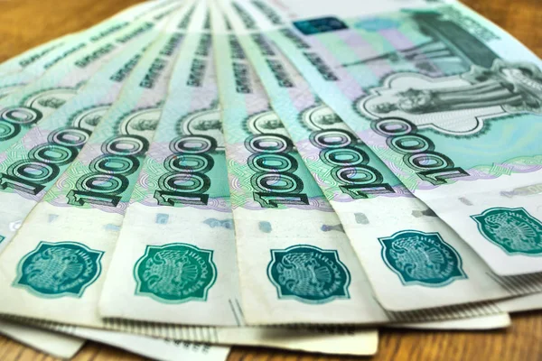 Rosyjskie pieniądze o nominale tysiąca rubli — Zdjęcie stockowe