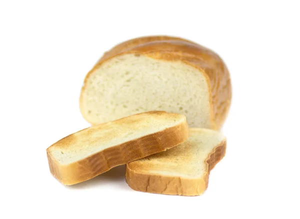 Bílý chléb nakrájený na kousky a opékaný na topinkovači. — Stock fotografie