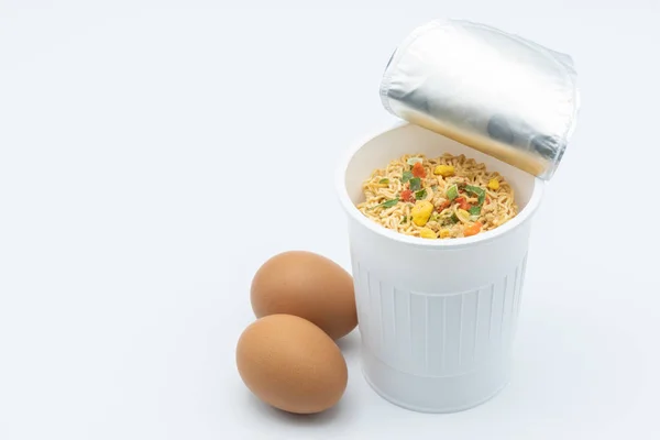 yumurta ile anlık erişte