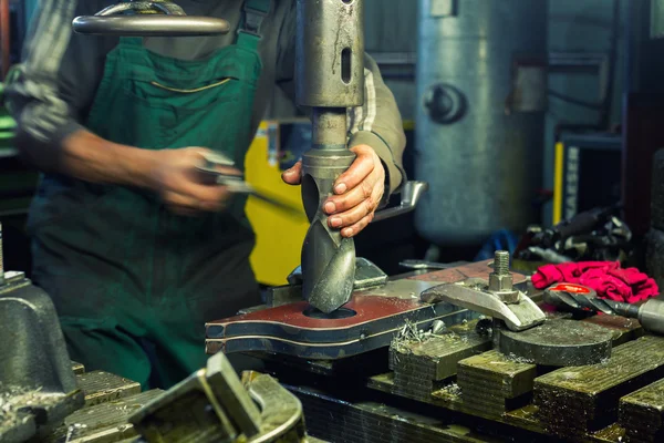 Metal drilling in metal workshop — Stock Photo, Image
