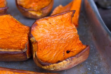 Fırında kabak parça