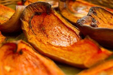 Fırında kabak parça