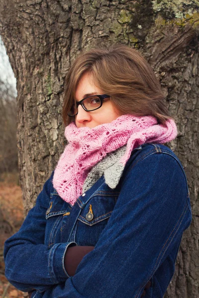 Young woman outdoor portrait — Stock Photo, Image