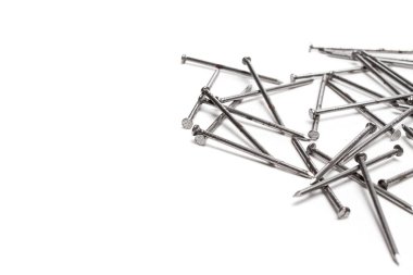metal çivi üzerine beyaz izole
