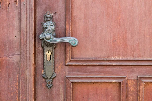 Old Worn Red Painted Entrance Door Black Wrought Iron Latch — Stock Photo, Image