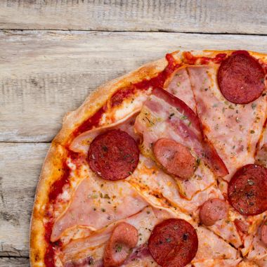 köfte ve pastırma pizza