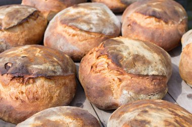 Taze ev yapımı ekmek.