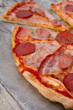 köfte ve pastırma pizza