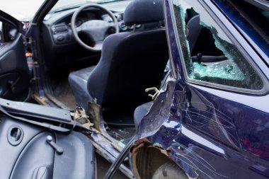 parçalanmış araba yakın çekim