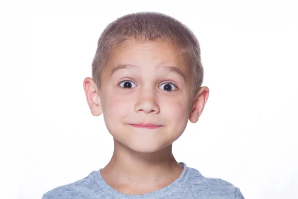 Legrační obličej, malý chlapec portrét — Stock fotografie