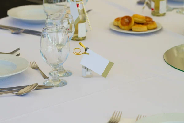 Részlet egy esküvő, vagy étterem asztal név kártya — Stock Fotó
