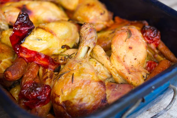 Pernas Frango Assadas Com Batata — Fotografia de Stock