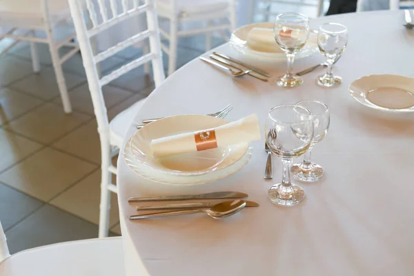 Luxusní Stůl Pro Svatební Hostiny Bílá Židle — Stock fotografie