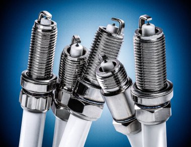 Otomotiv güzel rötuşlanmış bujiler