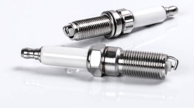 Otomotiv güzel rötuşlanmış bujiler