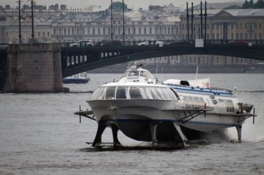 Hız. Tekne. Şehir.