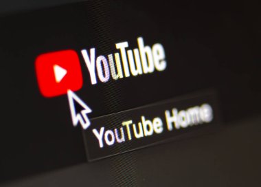 Calgary, Alberta. Kanada 13 Aralık 2019. Youtube 'un alt kısmını kapat. Youtube yaratıcıları şaşırtıyor ve içeriğe izin verilmediğinden şikayet alıyor. Çizimsel