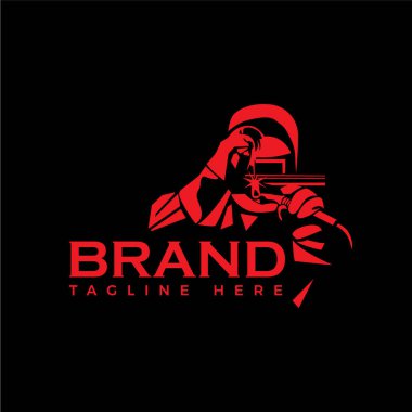 LOGO kaynakçı silueti basit ve modern tasarım tarzında miğferle çalışıyor