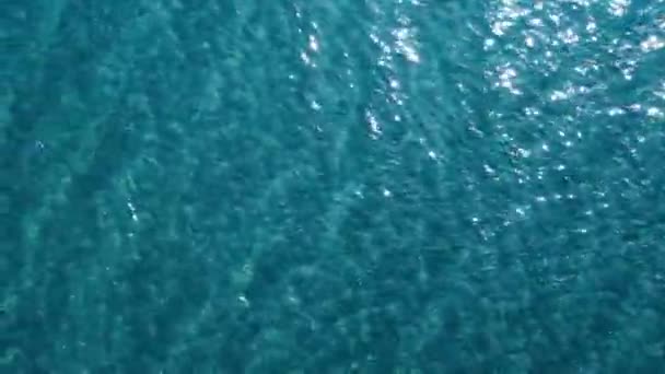 蓝色水晶海洋的空中生命镜头 — 图库视频影像
