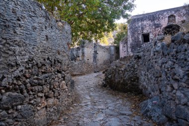 Terk edilmiş Yunan köyü Kayaköy, Fethiye, Türkiye. Hayalet Şehir Kayaköy.