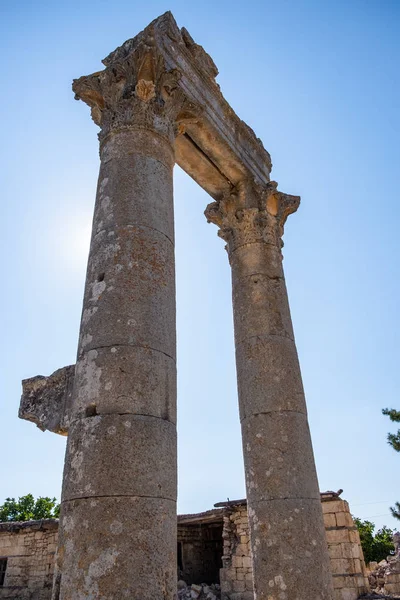 Γαλάζιο Ουρανό Μαρμάρινες Κολώνες Του Ναού Της Tyche Θεά Της — Φωτογραφία Αρχείου