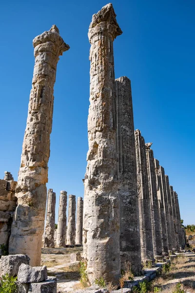 Modrou Oblohou Mramorové Sloupy Chrámu Tyche Bohyně Štěstěny Roman Konec — Stock fotografie