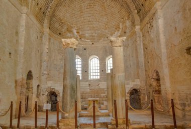Demre Antalya / Türkiye, Demre 'deki Aziz Nicholas Kilisesi. Aziz Niklas 'ın Noel Baba' yla aynı kişi olduğu söyleniyor. Kilisenin iç görünümü. 