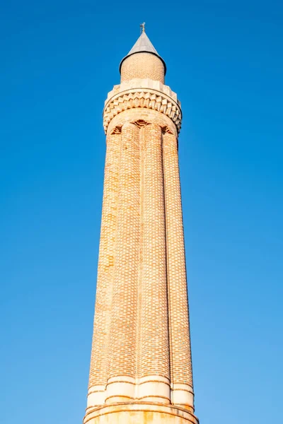 Mezquita Alaaddin Mezquita Yivli Minare También Llamada Mezquita Ulu Ubicada —  Fotos de Stock