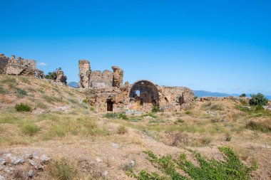 Eski şehrin kalıntıları Anemurium, nekropolis. Anamur, Mersin, Türkiye 'de çok ilginç tarihi bir yer, 