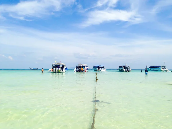 Koh Phi Phi Tajlandia Styczeń 2017 Plaża Wyspie Koh Phi — Zdjęcie stockowe